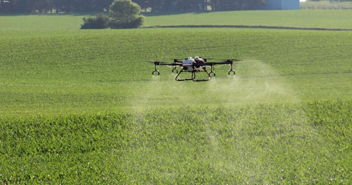 manfaat drone sprayer pertanian