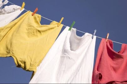 cara mencuci kaos agar tidak melar