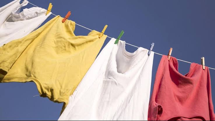 cara mencuci kaos agar tidak melar
