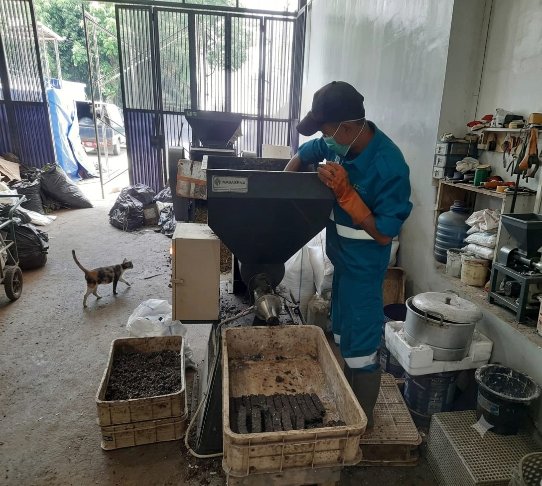 cara mengolah limbah menjadi briket