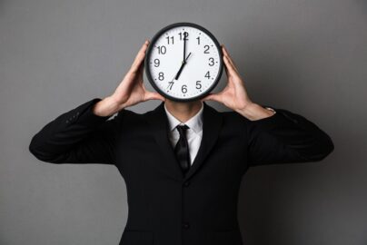 Jam kerja karyawan shift