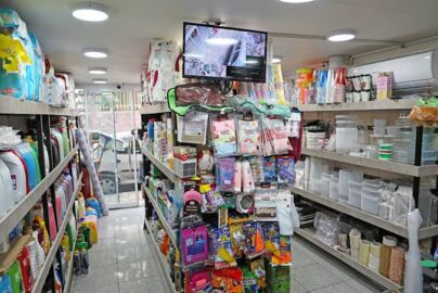 cara memantau barang masuk dan mencatat stok toko