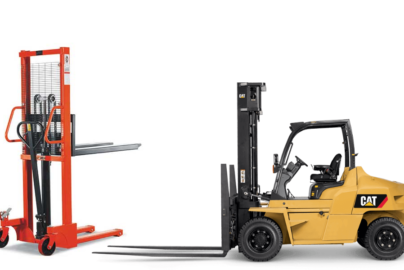 beda hand stacker dan forklift
